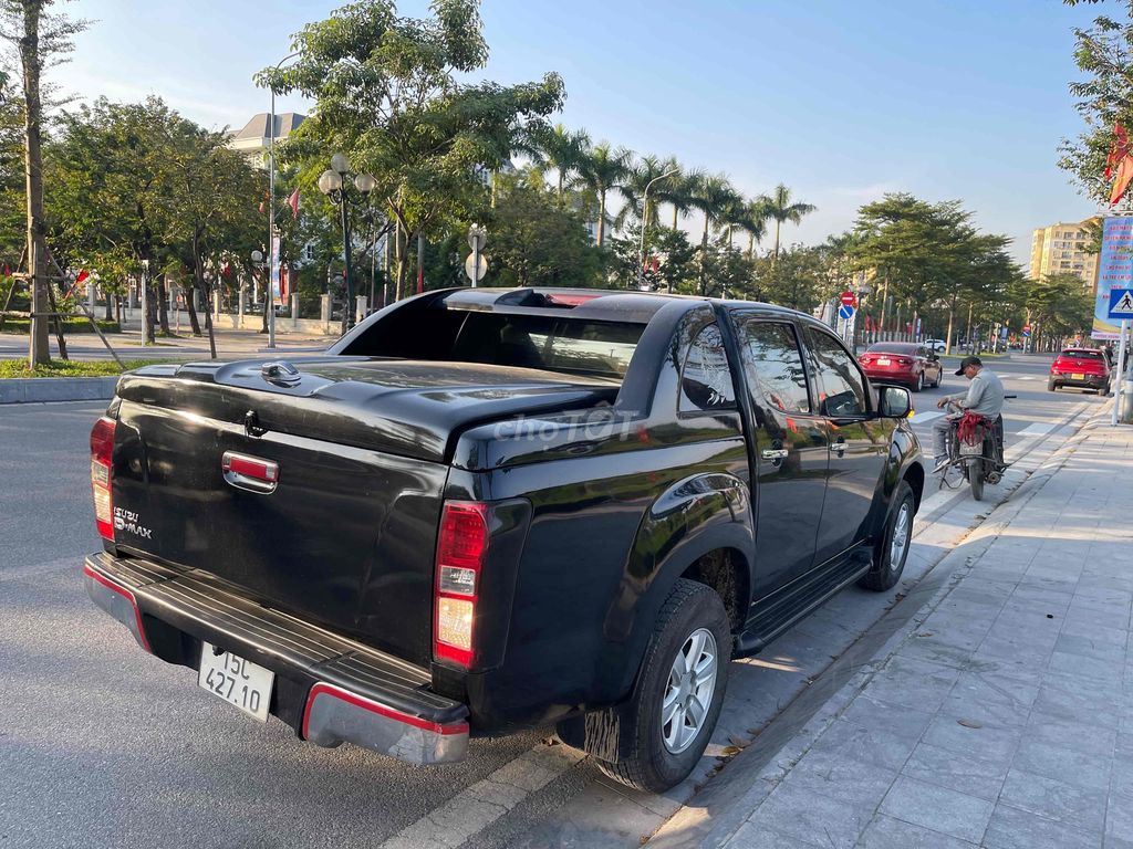 Isuzu Dmax 2013 số at máy 3.0 xe đẹp chất cho ae. Mua bán Ô tô tại Quận Ba Đình Hà Nội được đăng bởi lê phi hình 5