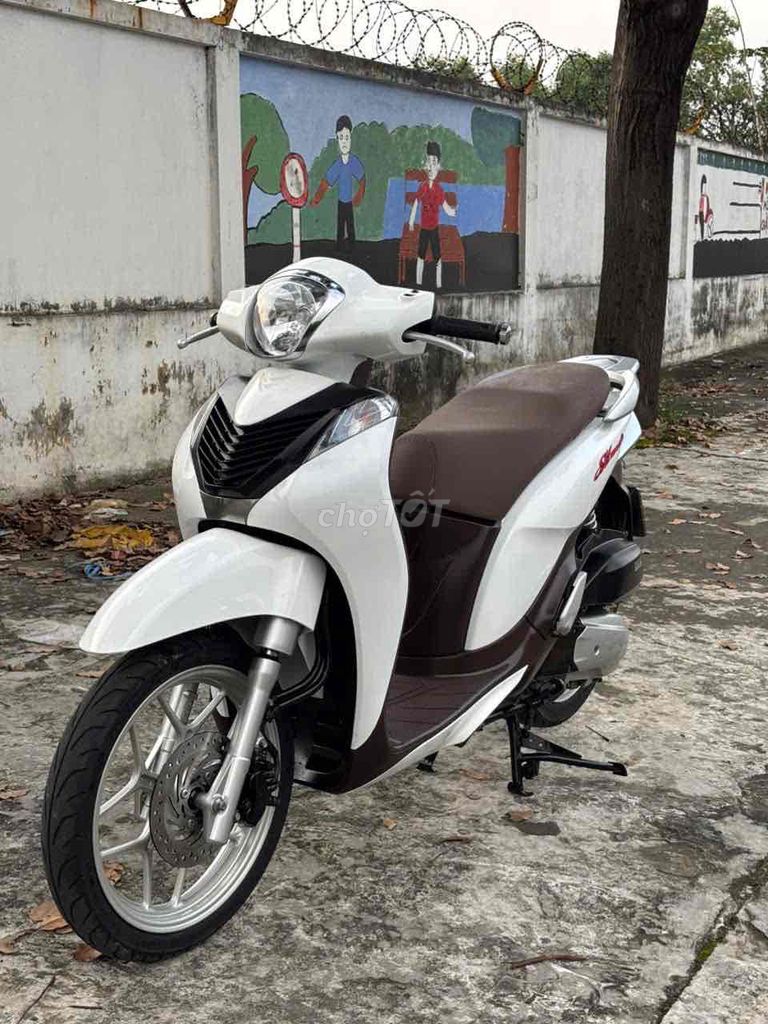 cần bán sh moder. Mua bán Xe máy tại Thị xã Bến Cát Bình Dương được đăng bởi xe máy trả góp tín nghĩa  hình 7