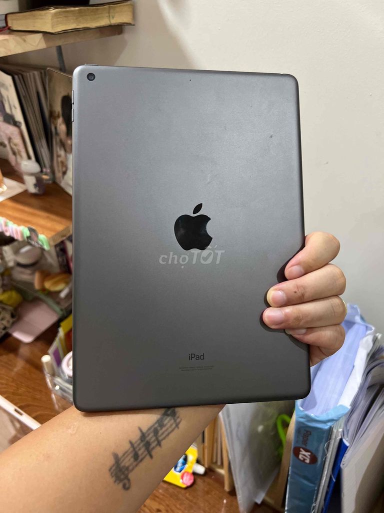 Apple iPad Gen 9 Xám Đã sử dụng. Mua bán Máy tính bảng tại Quận Liên Chiểu Đà Nẵng được đăng bởi Võ Thế Tùng hình 1