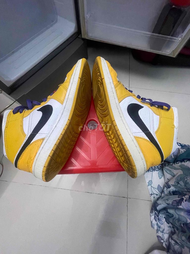Giày thể thao Nike Air Jordan Vàng, trắng, size 40. Mua bán Giày dép tại Quận 3 Tp Hồ Chí Minh được đăng bởi HÀNG HIỆU giá iêu thương hình 1