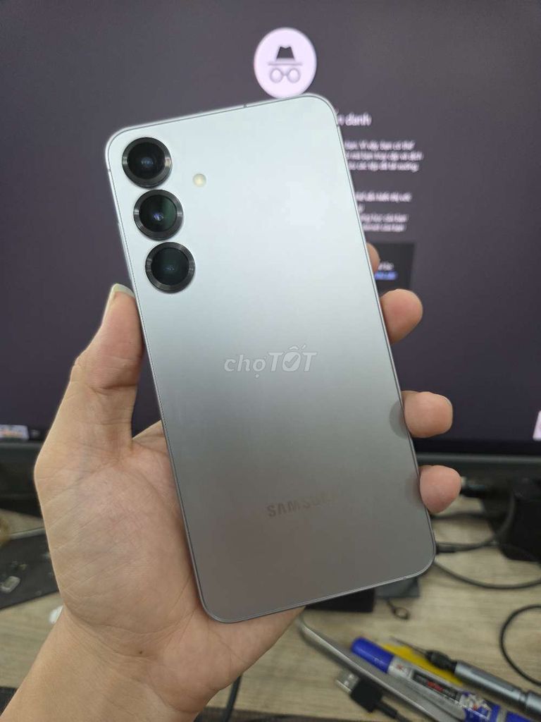 Samsung Galaxy S25 Plus 256GB Bạc. Mua bán Điện thoại tại Quận 6 Tp Hồ Chí Minh được đăng bởi Phan Khôi hình 1