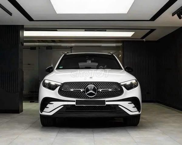 Mercedes Benz GLC300 4Matic. Mua bán Ô tô tại Quận Ba Đình Hà Nội được đăng bởi Tuyết Nhung Mercedes hình 1