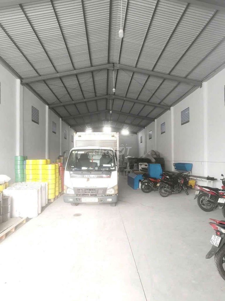 Cho Thuê Xưởng 300m/22tr có điện 3 pha đường xe cont Thuận An