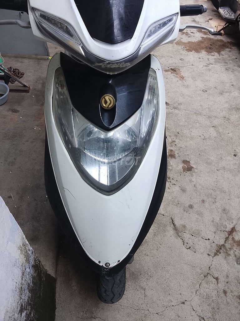 SYM Attila 125cc 2009, черно-белый