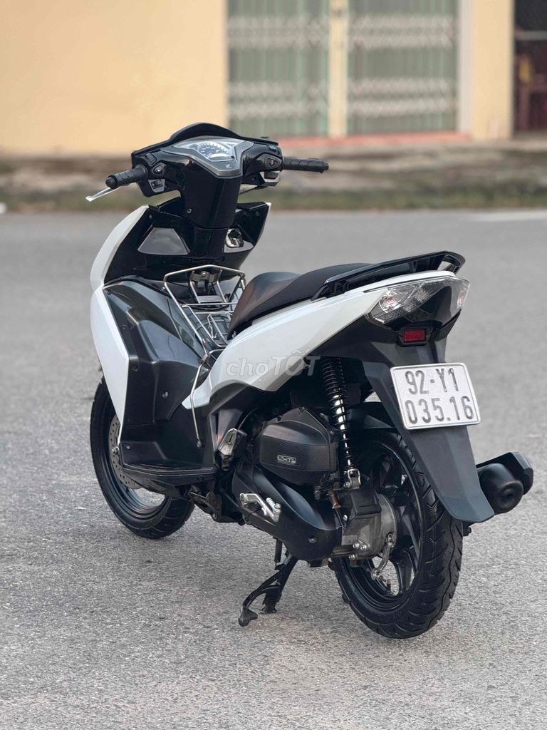 Honda Air Blade 2014 Trắng đen. Mua bán Xe máy tại Quận Liên Chiểu Đà Nẵng được đăng bởi Mạnh hổ hình 2