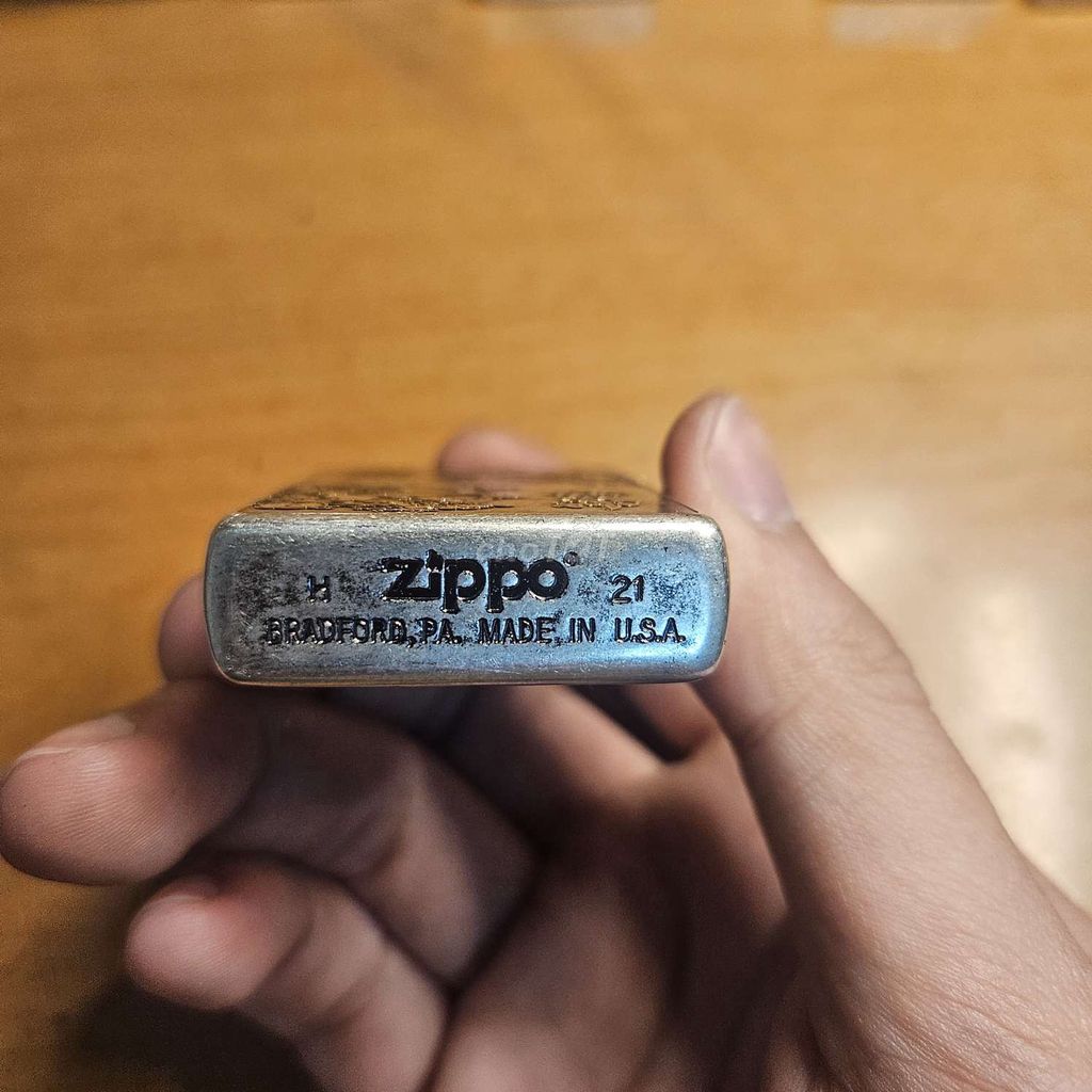 Zippo khắc 2 vị thần sấm, thần gió