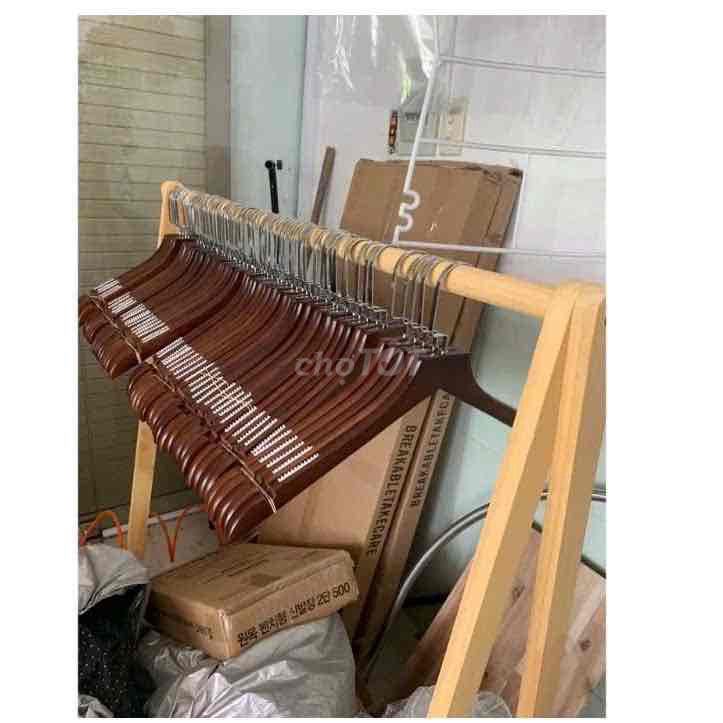 Móc treo quần áo Gỗ Nâu còn mới 90% 10 cái 70k. Mua bán Nội thất, đồ gia dụng khác tại Quận 5 Tp Hồ Chí Minh được đăng bởi Ái Như hình 1