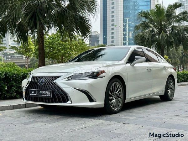Lexus ES 300h 2022