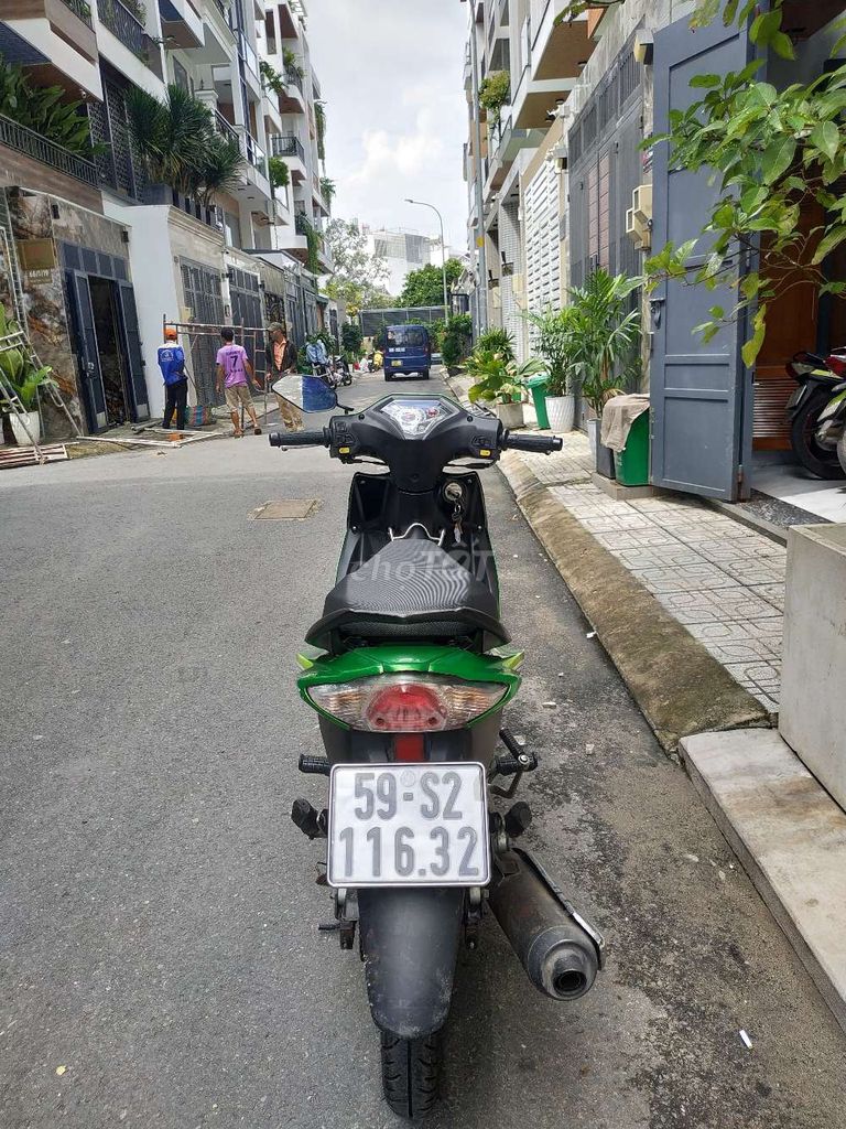 Xe Suzuki Axelo côn tay .bstp xe đẹp máy êm. Mua bán Xe máy tại Quận Gò Vấp Tp Hồ Chí Minh được đăng bởi Huỳnh minh hiệp hình 2