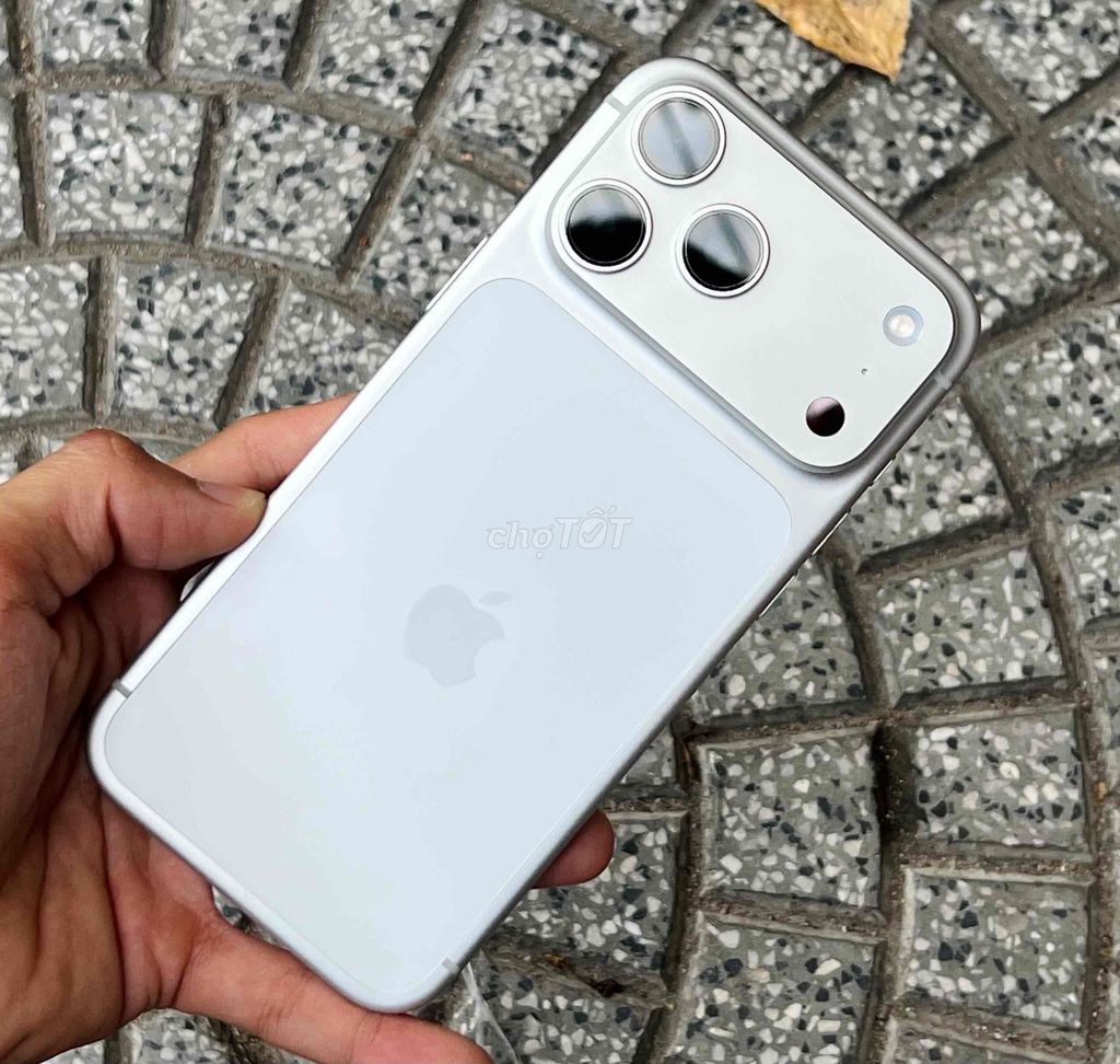 iPhone 17 Pro Max VN | Còn BH 03/2027 Sạc 32L. Mua bán Điện thoại tại Quận Thanh Khê Đà Nẵng được đăng bởi Kim Hoa hình 1
