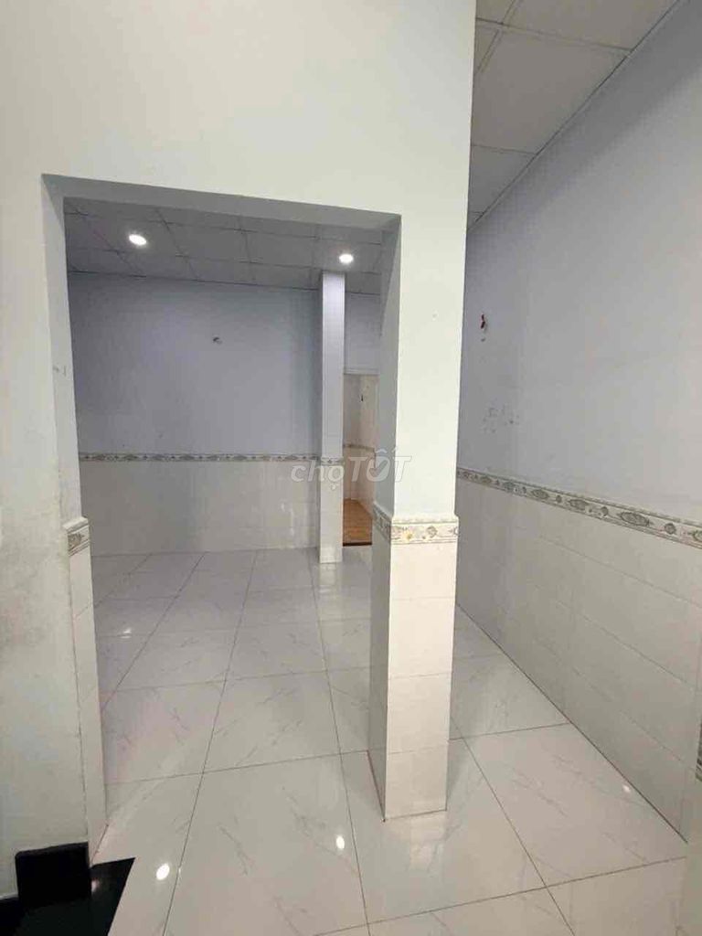 Дом рядом с промзоной Тан Бинь, 5x22м (110м2), 3 этажа