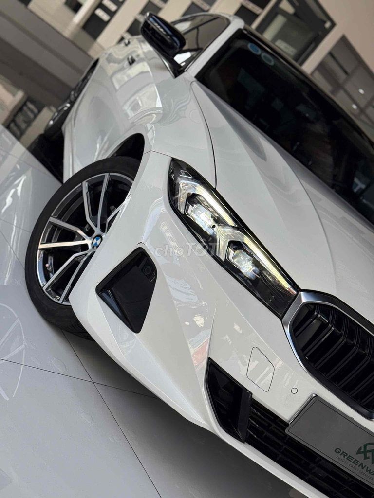 BMW 3 Series 2023 320i Sport Line. Mua bán Ô tô tại Quận Tân Bình Tp Hồ Chí Minh được đăng bởi GREENWAY AUTO hình 4