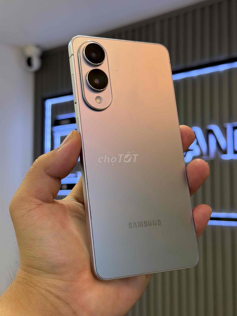 Samsung Galaxy S25 Edge 256GB Xám Đã sử dụng. Mua bán Điện thoại tại Quận 3 Tp Hồ Chí Minh được đăng bởi Phone2Hand hình 1