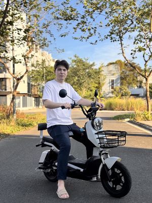 Xe điện SK8 48V20A Li-ion 500W Trắng, Đen