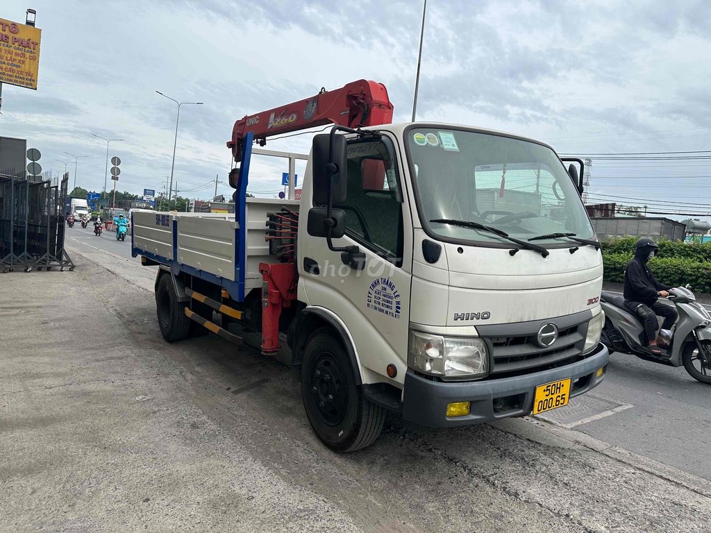 Xe cẩu HINO DUTRO NHỎ GỌN CHẠY ĐƯỜNG HẸP