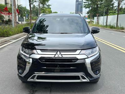 Mitsubishi Outlander 2022 2.0Premium - 38000 Km. Mua bán Ô tô tại Quận Cầu Giấy Hà Nội được đăng bởi Vũ Kiên