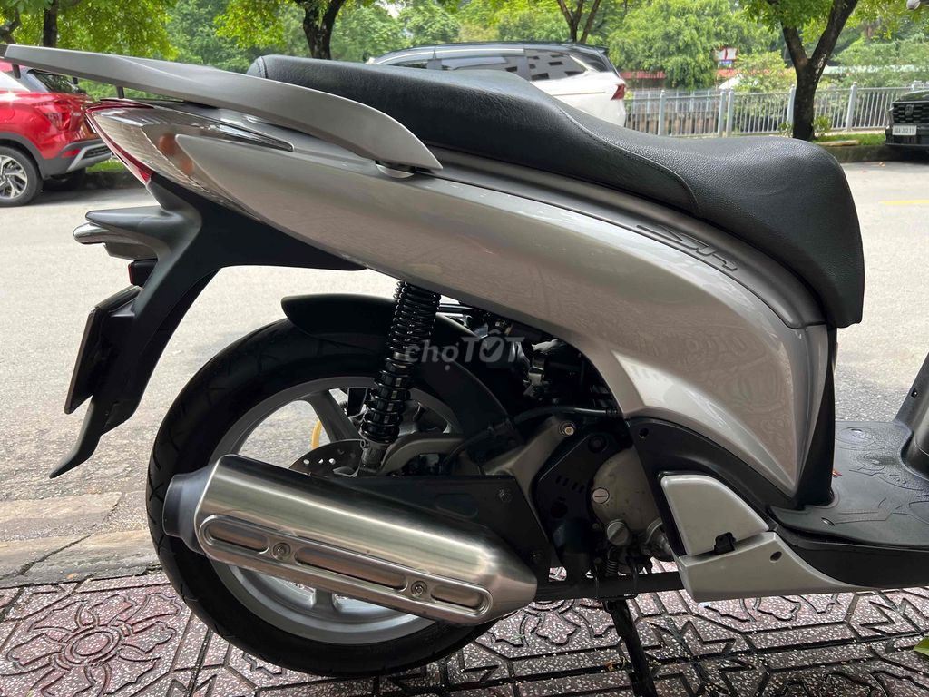 Honda SH 125 2010 Bạc 5001 km. Mua bán Xe máy tại Quận Bình Thạnh Tp Hồ Chí Minh được đăng bởi  TUAN hình 4