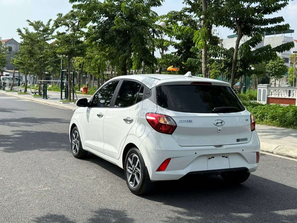 Hyundai I10 2022 FULL 1.2AT Белый 30 тыс. км