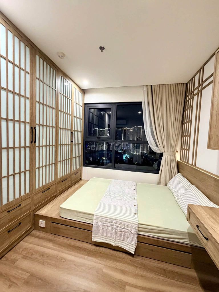 Трехкомнатная квартира с мебелью в Vinhomes Ocean Park