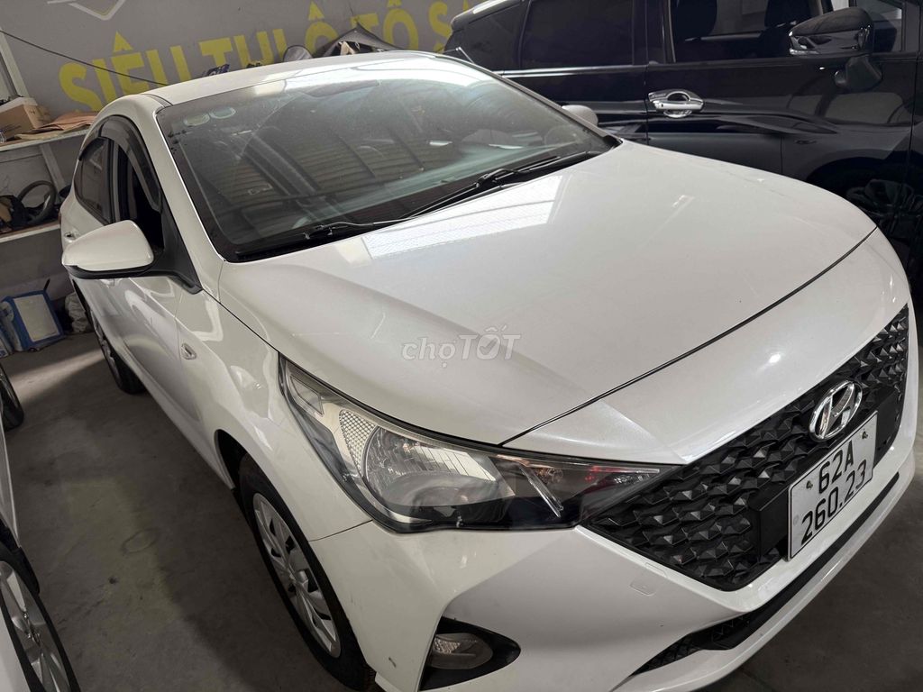 Hyundai Accent Số sàn 2022 Màu trắng