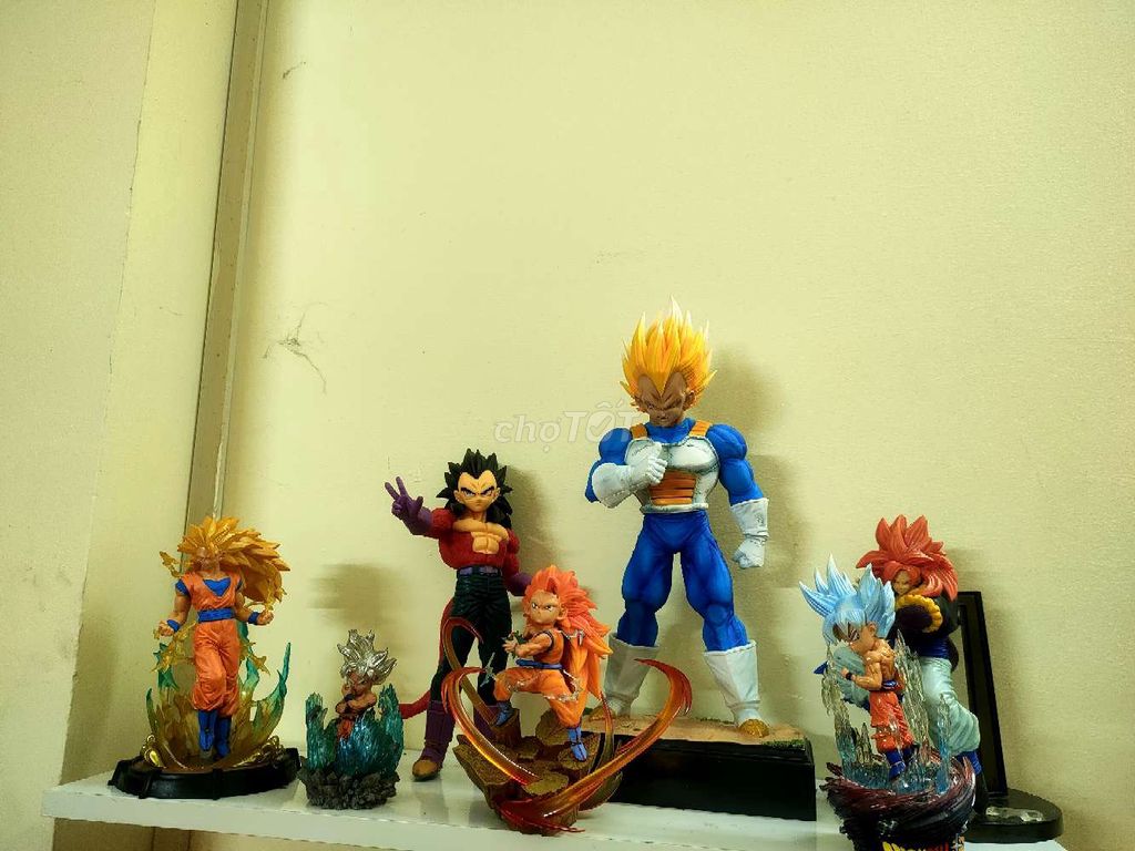 Cần bán vài e mô hình goku giá từ 100-270