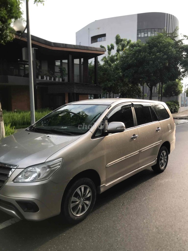 Toyota Innova 2016 2.0E - 68000 km