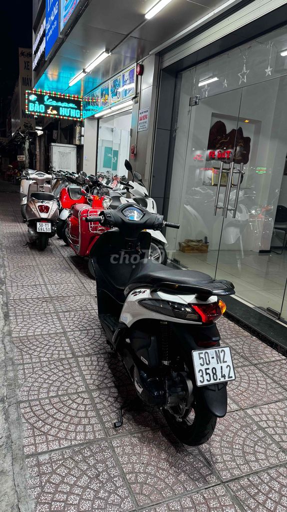 Libety Trắng Đen Spot 2022 ngay chủ công chứng. Mua bán Xe máy tại Quận Phú Nhuận Tp Hồ Chí Minh được đăng bởi VESPA  PIAGGIO BẢO HƯNG Vespa cũ trả góp  hình 11