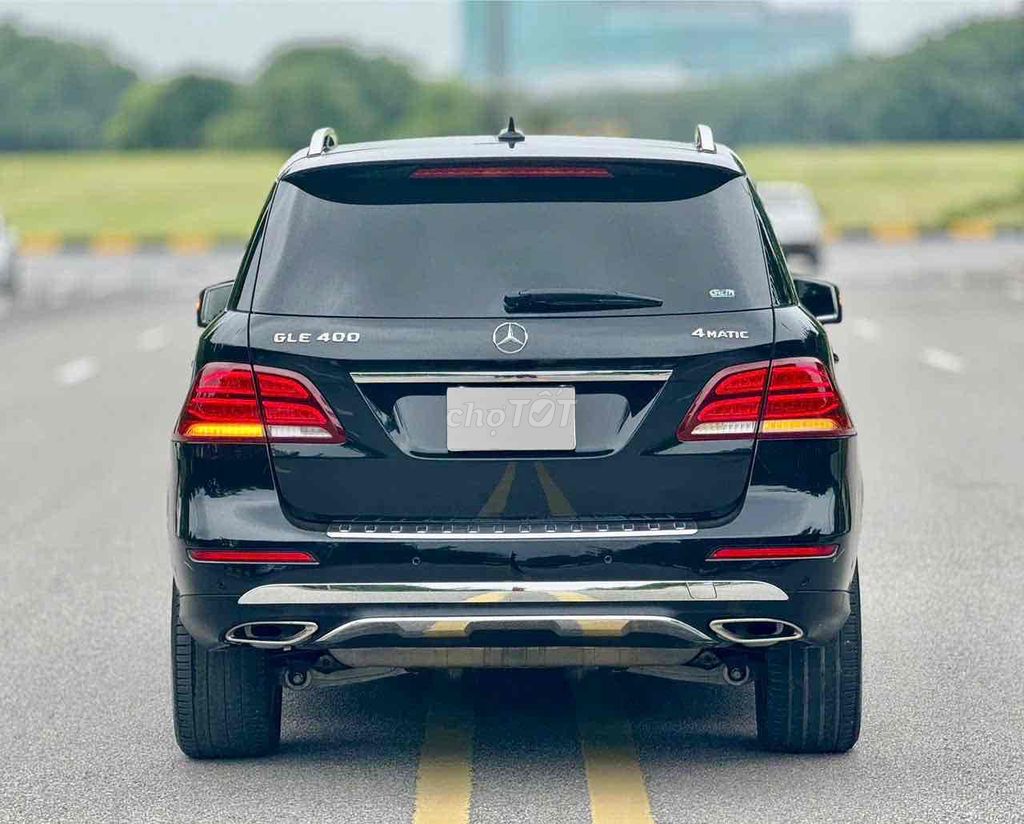 Mercedes Benz GLE 400 4Matic đen/kem 2016. Mua bán Ô tô tại Quận Long Biên Hà Nội được đăng bởi Trang Gala hình 6
