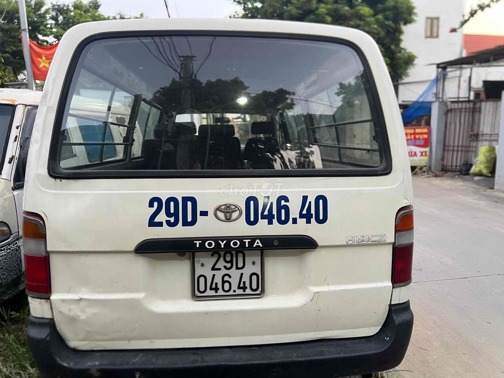 Toyota Van 2003, белый, 6 мест