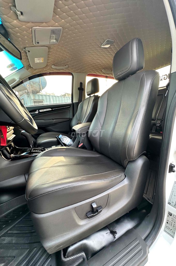 CHEVROLET Colorado 2.5 HighCountry 4x4 AT 2019. Mua bán Ô tô tại Quận Tân Bình Tp Hồ Chí Minh được đăng bởi Nguyễn Đình Quang Duy  hình 4