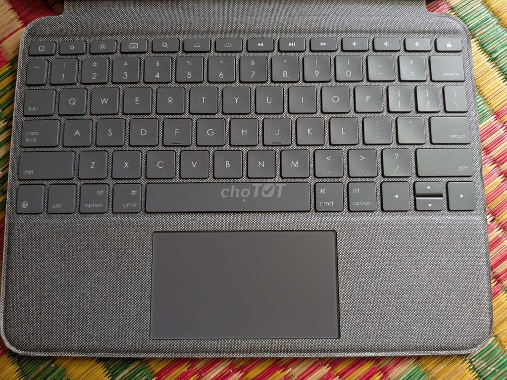 Ốp logitech cho apple ipad Air như Keyboard magic