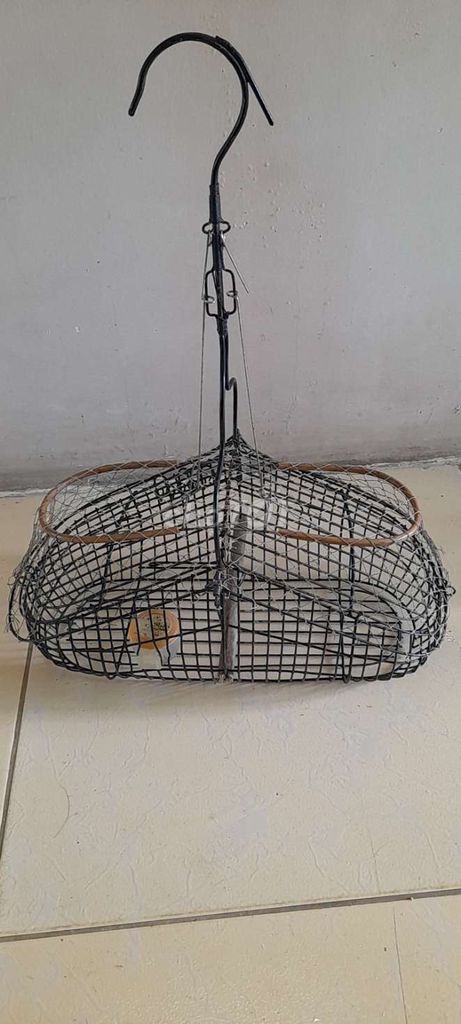 Lồng bẫy chim kim loại màu đen. Mua bán Phụ kiện, Thức ăn, Dịch vụ tại Thành phố Cao Lãnh Đồng Tháp được đăng bởi  Tuấn hình 1