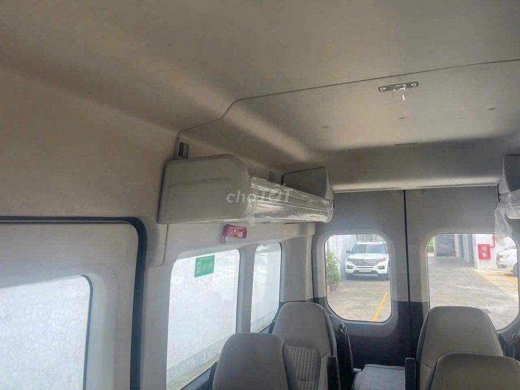 Transit Premium 16c màu trắng, xe sẵn giao ngay. Mua bán Ô tô tại Huyện Châu Thành Tiền Giang được đăng bởi Khiêm Ford Phú Mỹ hình 7