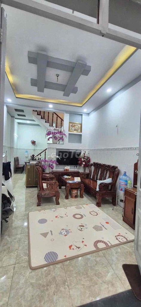 bán nhà đường nhựa 10 m khu dân cư , gần ngã tư 550