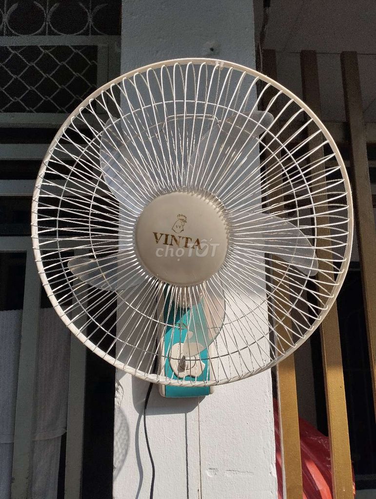 Quạt treo tường VINTA Trắng. Mua bán Quạt tại Quận Bình Thuỷ Cần Thơ được đăng bởi Nhạc Sống hình 1