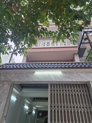 Cần Cho thuê nhà PTHT khu An sương DT 4,5 x20. 1 trệt 1 Lửng 2 Lầu 5PN