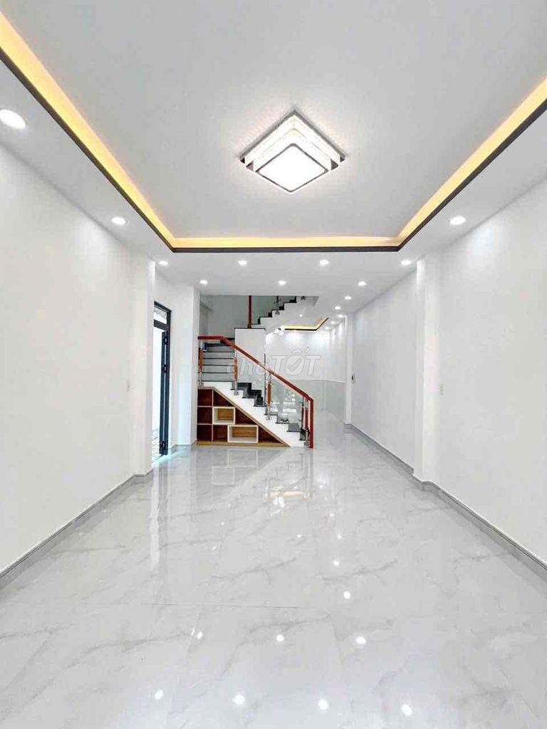 Bán nhà 2 tầng, gần MT Nguyễn Thị Tần, 68 m2 đất, P2, Quận 8