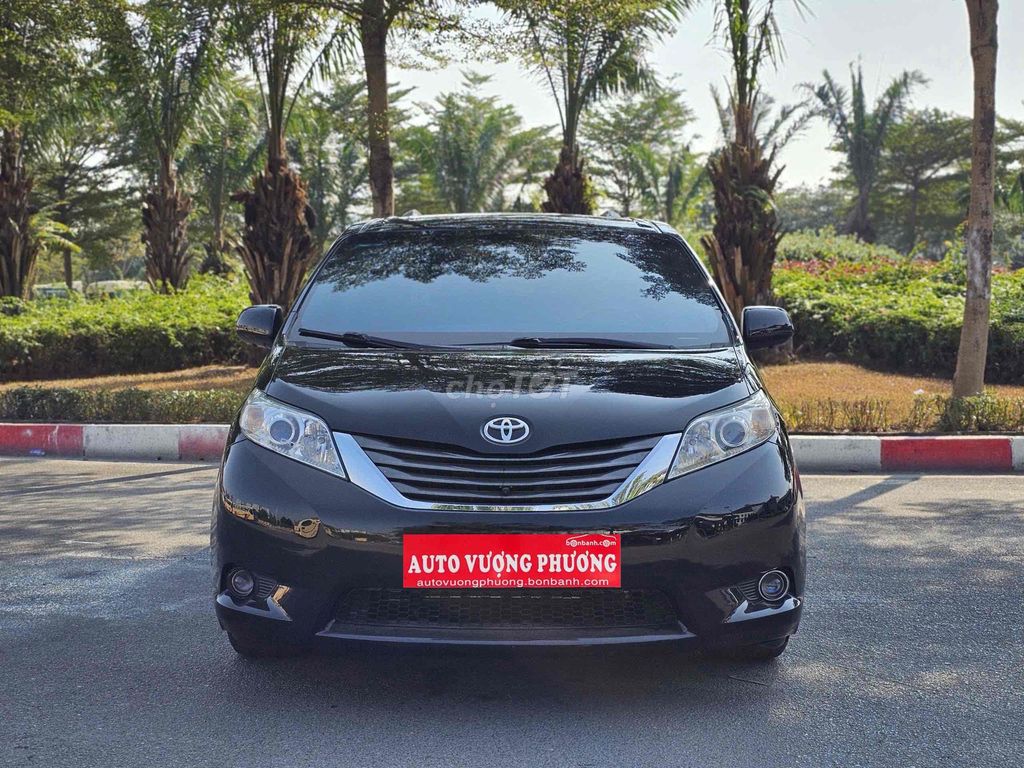 Toyota Sienna XLE 3.5AT sản xuất 2013