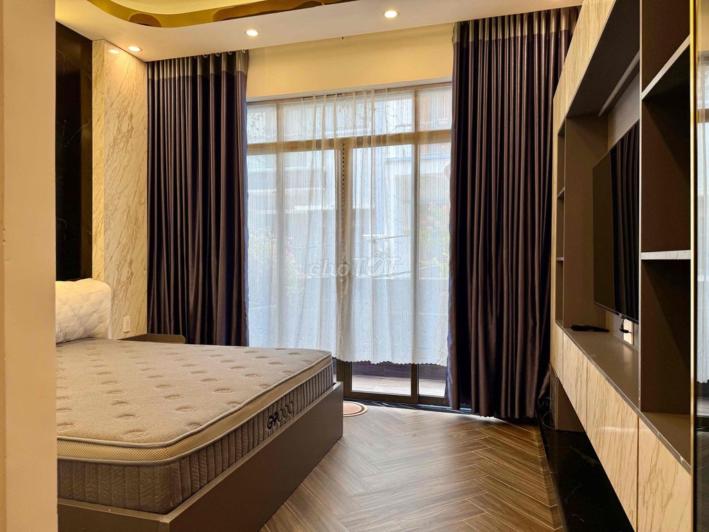 СОБСТВЕННИК ПРОДАЁТ - ЕСТЬ МАСТЕР-СПАЛЬНЯ - Дом в KDC The Sun Residence