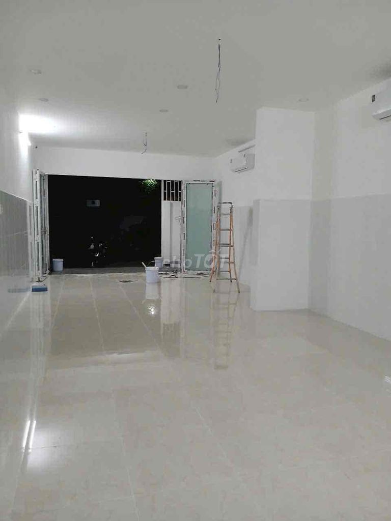 CHO CHO THUÊ NHÀ NGUYÊN CĂN ĐƯỜNG XE TẢI HOÀNG QUỐC VIỆT.DT:88 M2.