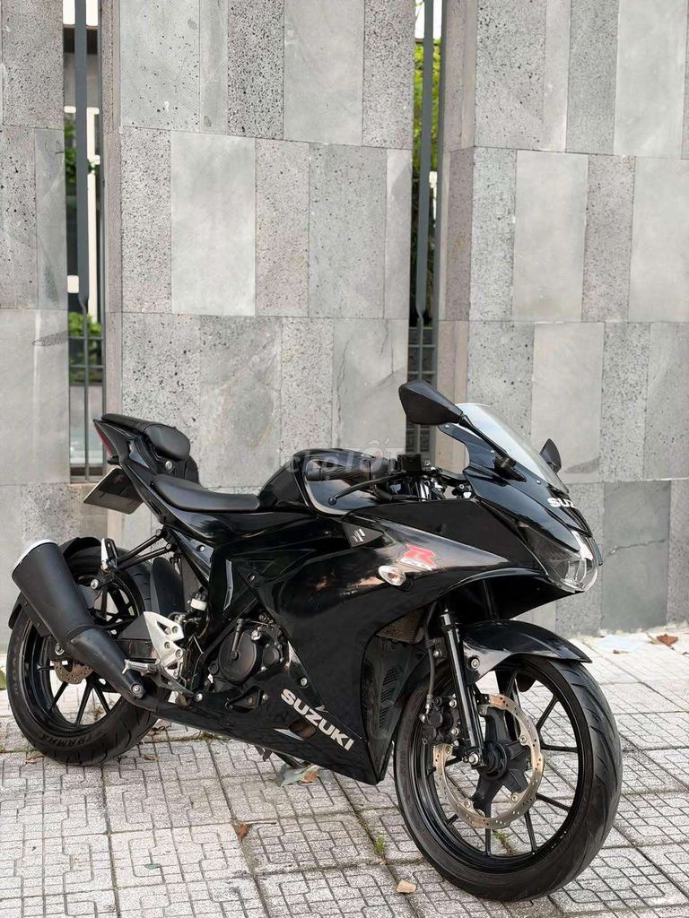 SUZUKI GSX R150 Продажа или обмен автомобиля