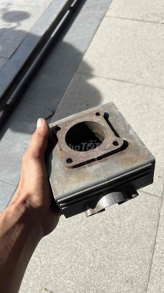 Nòng xi lanh kim loại 100cc đã qua sử dụng. Mua bán Phụ tùng xe tại Huyện Thoại Sơn An Giang được đăng bởi nguyễn thanh phong hình 3