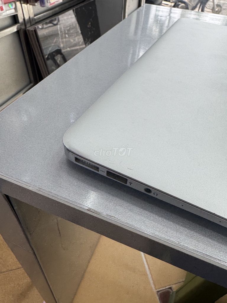 Apple MacBook Air A1466 13 inch 8GB/128GB. Mua bán Laptop tại Quận Đống Đa Hà Nội được đăng bởi trần cường hình 1