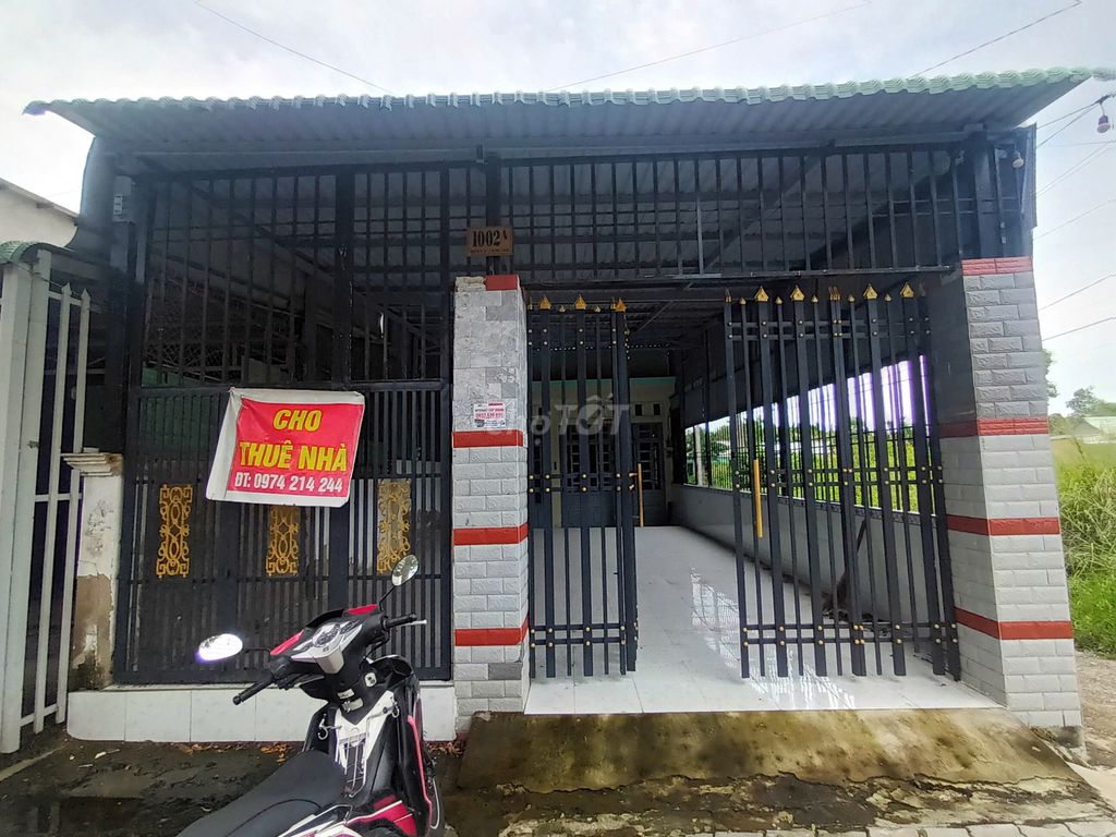 Cho thuê nhà nguyên căn mặt tiền Nguyễn Văn Tạo có mặt bằng kinh doanh