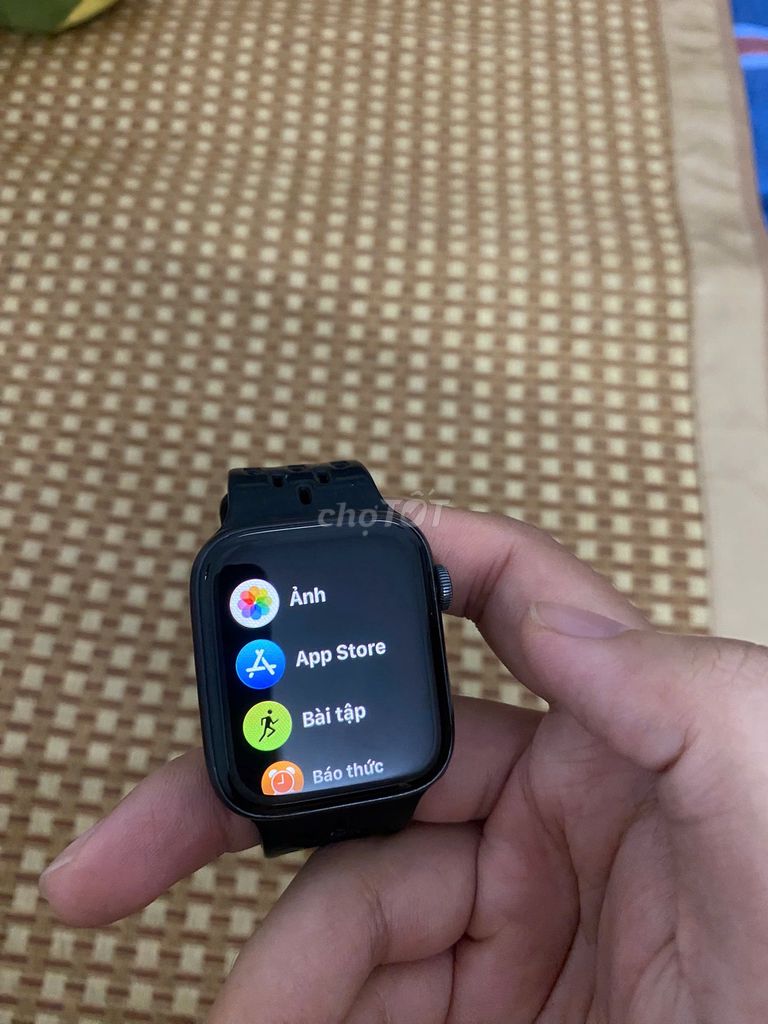 Apple Watch Series 4 44mm Đen. Mua bán Thiết bị đeo thông minh tại Quận Nam Từ Liêm Hà Nội được đăng bởi Ánh Nguyễn hình 1