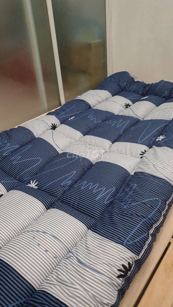 Nệm topper 1mx2m Xanh, trắng mới. Mua bán Giường, chăn ga gối nệm tại Quận Hoàng Mai Hà Nội được đăng bởi hoàng thị thuyên hình 1