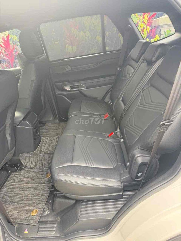 Ford Everest 2025 Titanium 2.0L 4x2 AT - 5000 km. Mua bán Ô tô tại Quận 12 Tp Hồ Chí Minh được đăng bởi Văn Bình hình 9