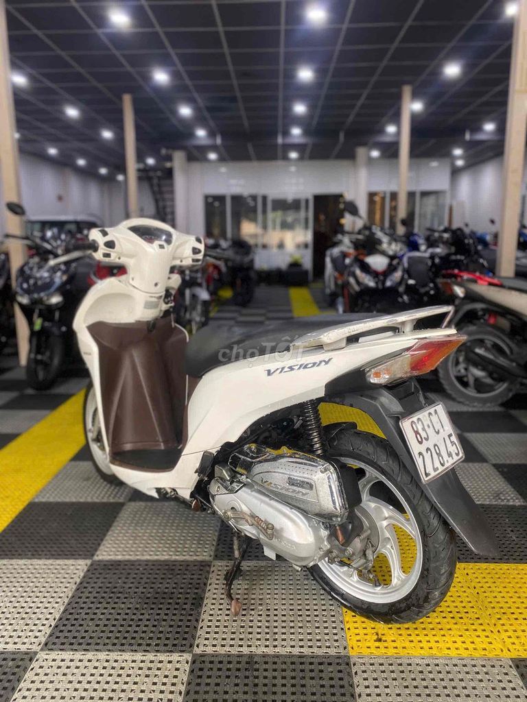 Vision đẹp, máy êm thì thầm bao vọt. Mua bán Xe máy tại Quận 8 Tp Hồ Chí Minh được đăng bởi Quân  hình 6