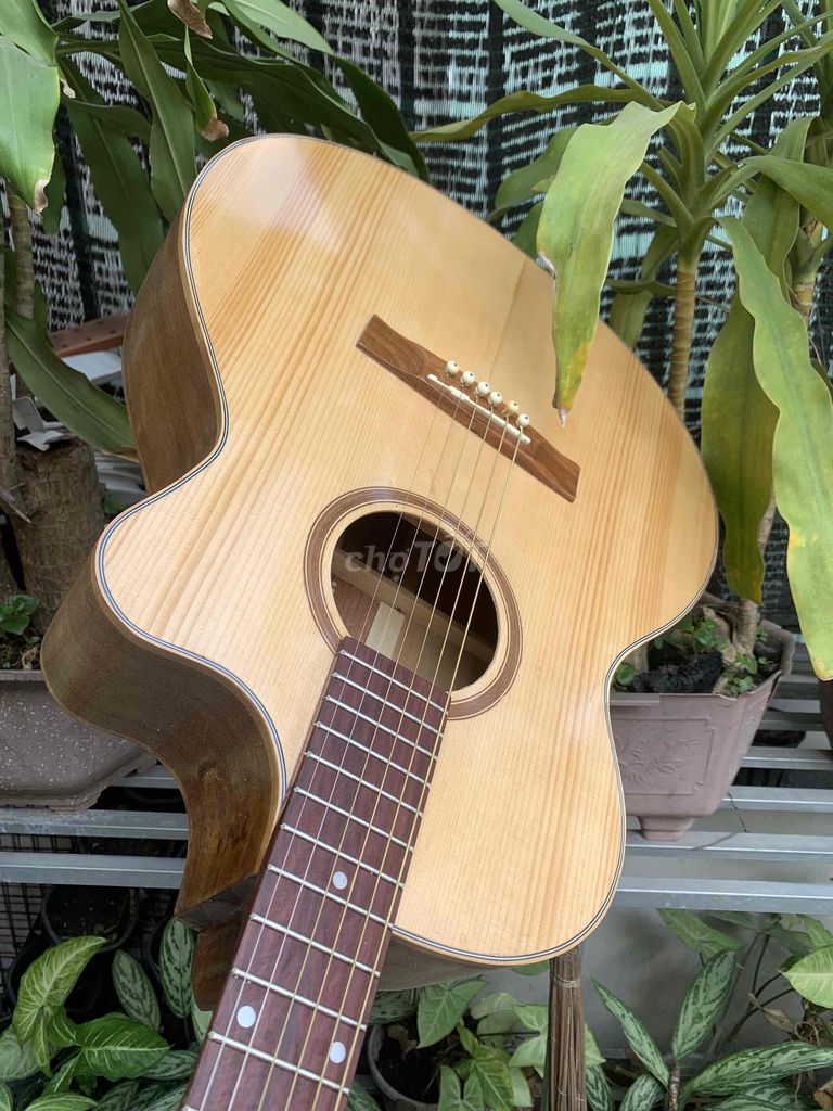 Thanh lý guitar gỗ koa