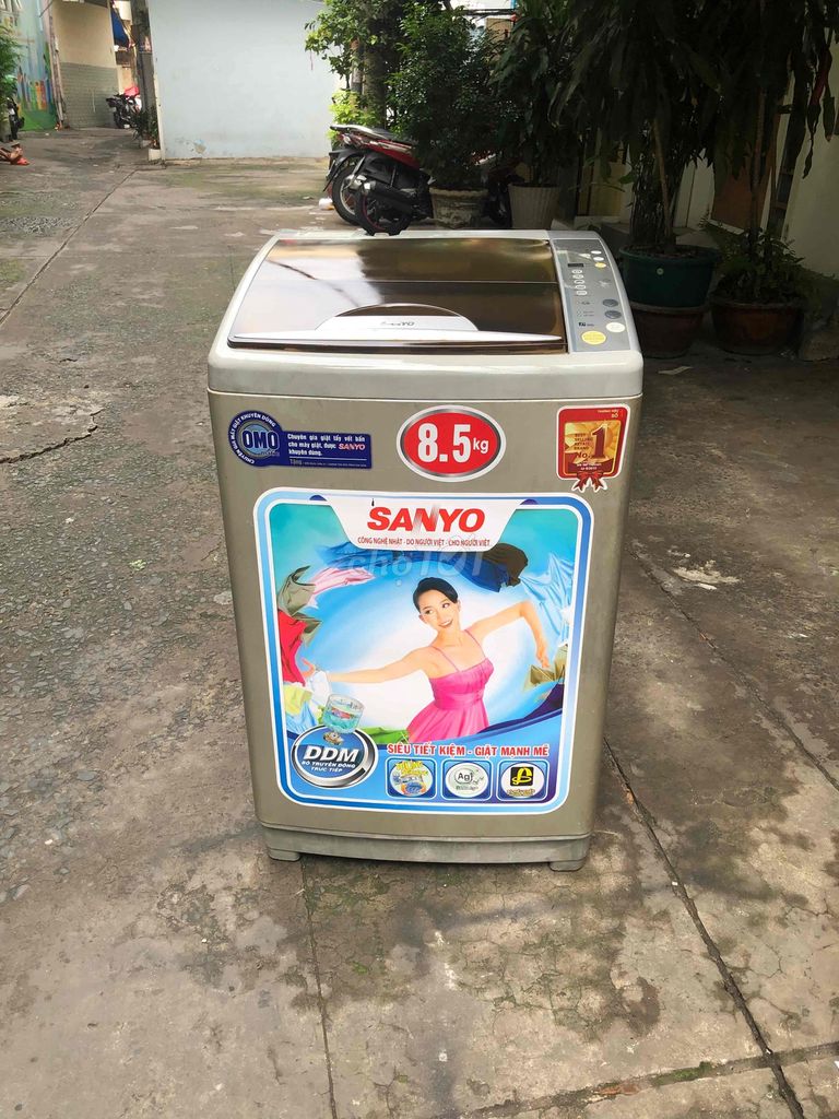 máy giặt sanyo 8.5kg còn đẹp dùng rất tốt,bao tesl